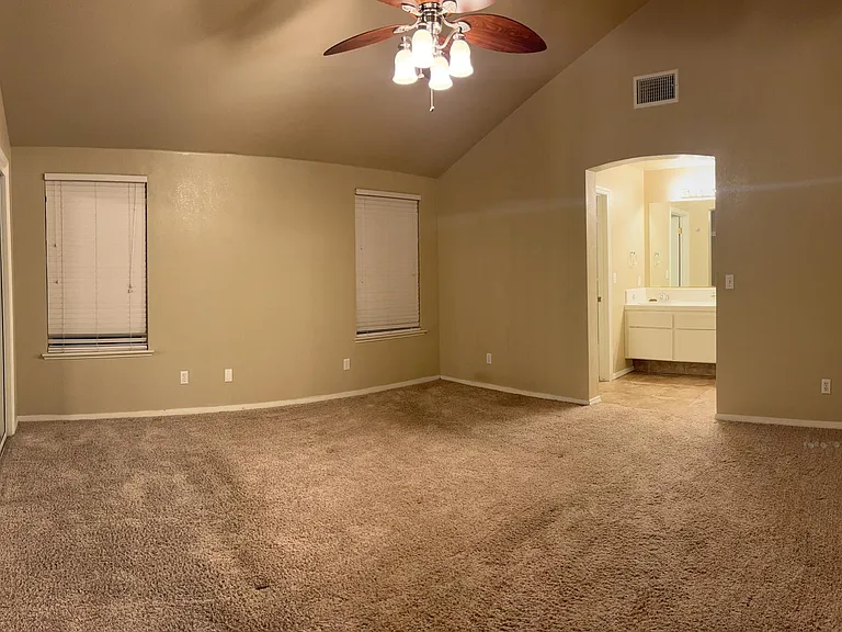 2182 E Minarets Ave — Photo 12