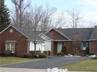 247 Old Oak Post Rd, East Amherst, NY 14051