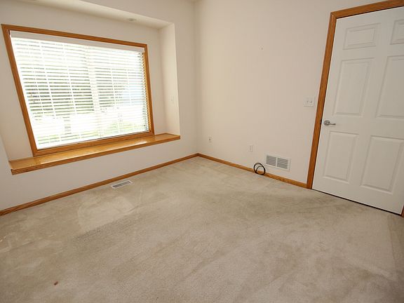 5th image of 4006 NE Tulip Ln