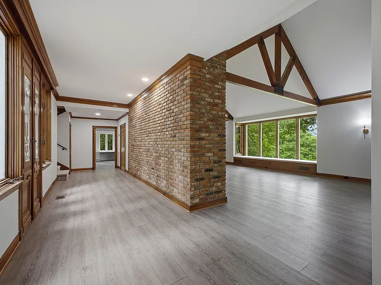 5612 Stanford Ct — Photo 4