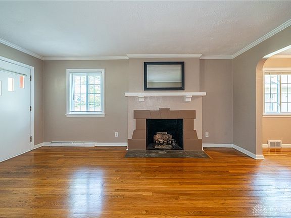 5th image of 209 Triangle Ave