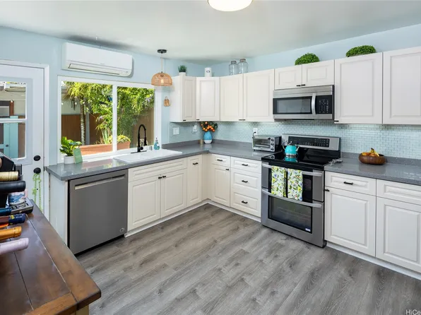 1125 Wainiha St APT D, Honolulu, HI 96825