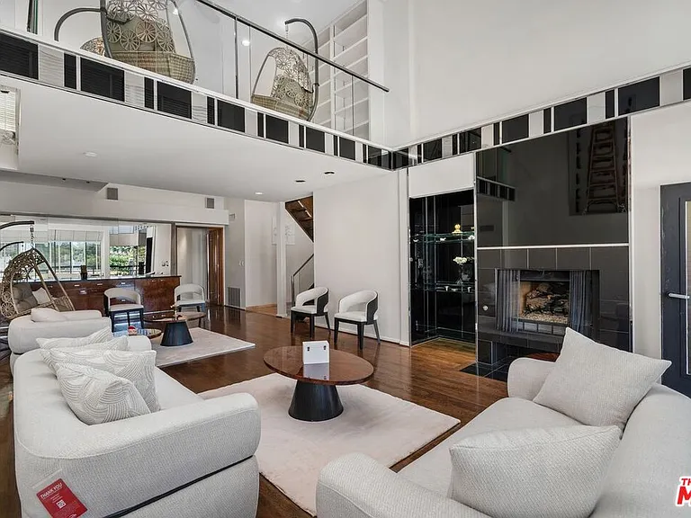 1360 S Beverly Glen Blvd #Penthouse 301 — Photo 26