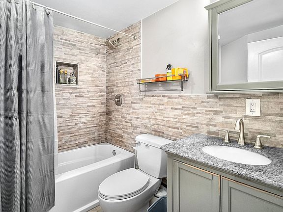 5th image of 6037 Delafield Ave APT 1