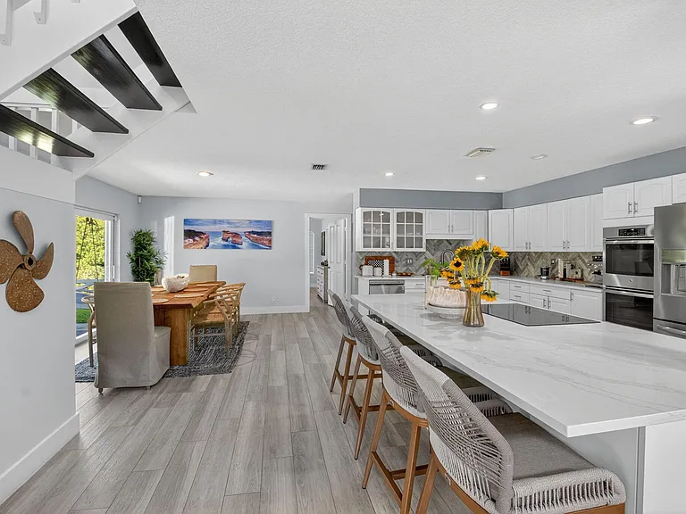 6701 Hillside Ln — Photo 17