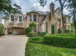 18 Hillside View Pl, Spring, TX 77381