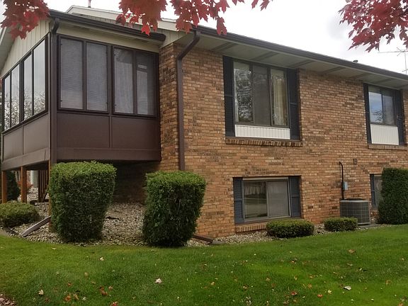 2nd image of 46 Old Mill Dr Unit 11
