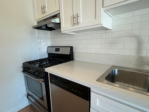 5th image of 1709 N Fuller Ave #28