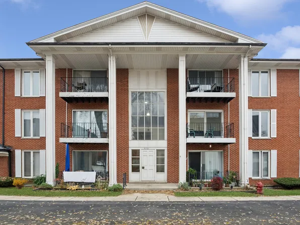 5721 Circle Dr APT 102, Oak Lawn, IL 60453