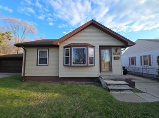 25517 Yale St, Dearborn Heights, MI 48125