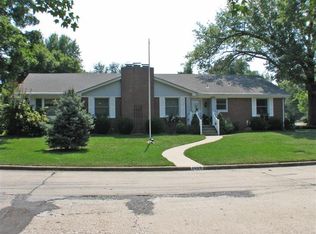 1006 E Linwood Dr, Springfield, MO 65807
