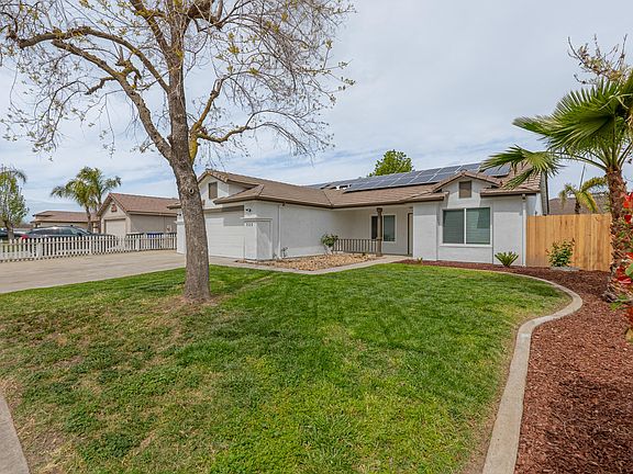 3rd image of 552 Imperial Drive