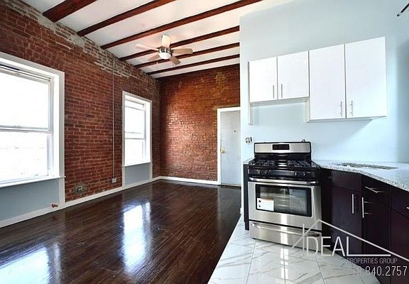 5th image of 222 Pulaski St #Two