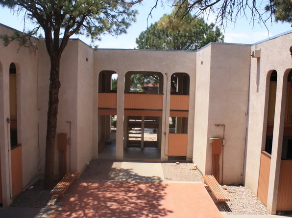 Large Quiet Two Bedroom, 1812 Girard Blvd NE APT 4, Albuquerque, NM 87106