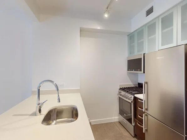 808 Columbus Avenue image 1 of 9