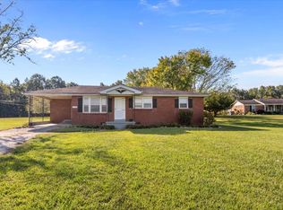 1179 N Main St, Tennessee Ridge, TN 37178