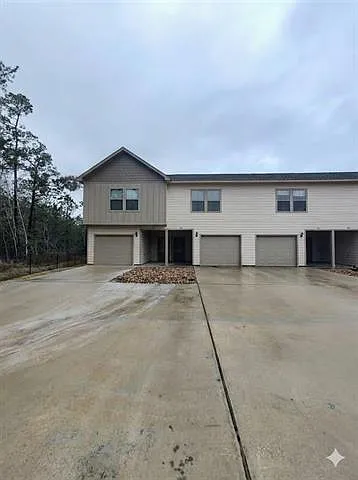 3 bed, 2.5 bath, 1500 sqft, $1,900 — Photo 1