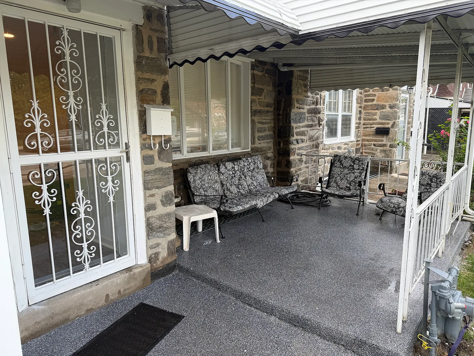 3 bed, 1239 sqft, $2,550 — Photo 2