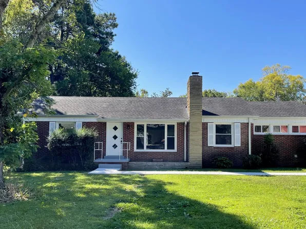 1209 Bel Aire Dr, Tullahoma, TN 37388