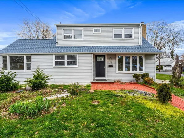 29 Armell Street, Huntington Station, NY 11746