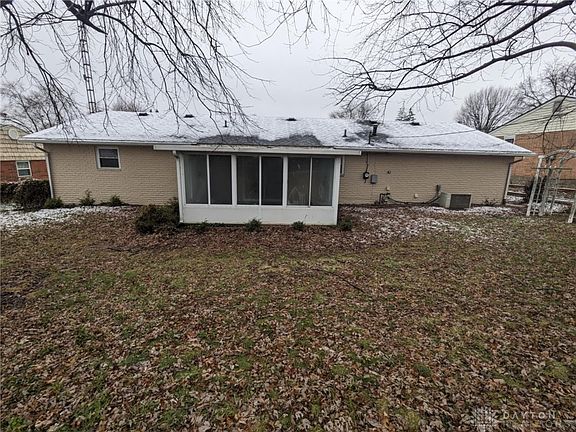 2nd image of 1229 Sugar Maple Dr