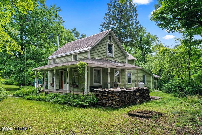 3rd image of 46 Meader Road