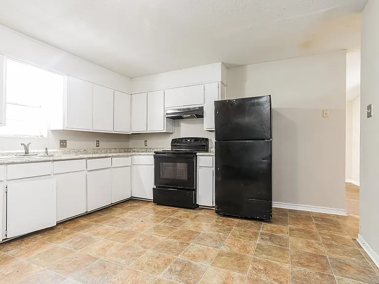 937 Brown Ave — Photo 9