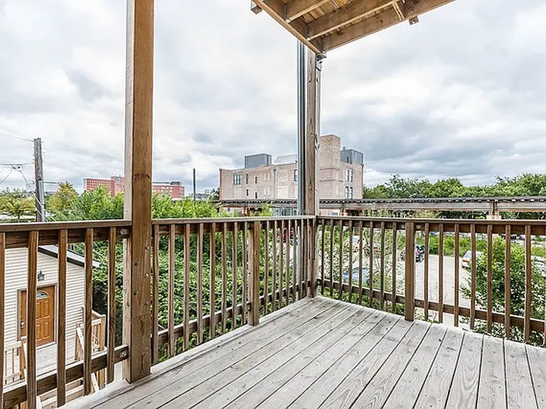 1722 W Hastings St #3 — Photo 7
