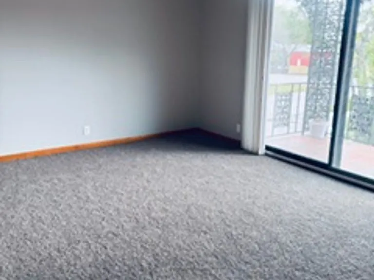 4315 Charles St — Photo 5