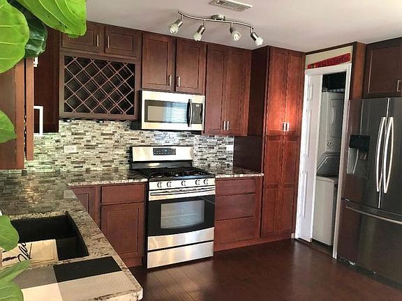 4th image of 1593 Quaker Ln #105-A