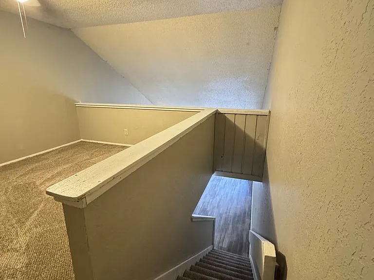 Pheasant Run Apartments — Photo 24
