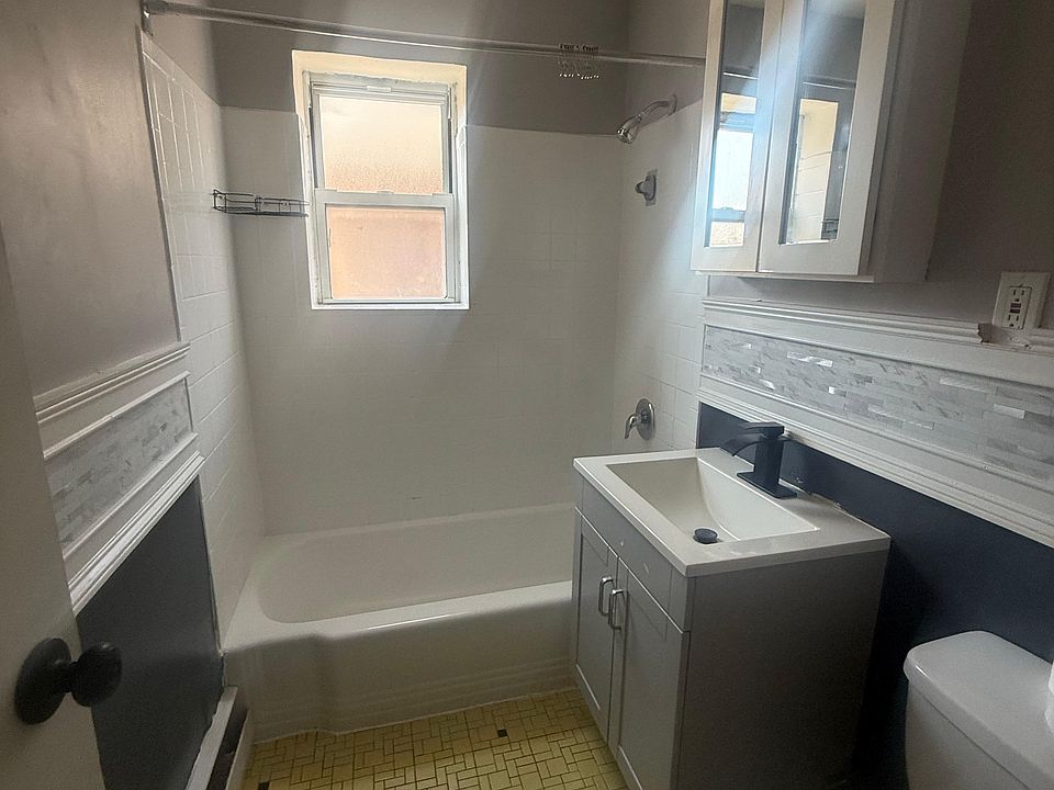 2nd image of 131 Grafton Ave APT 10