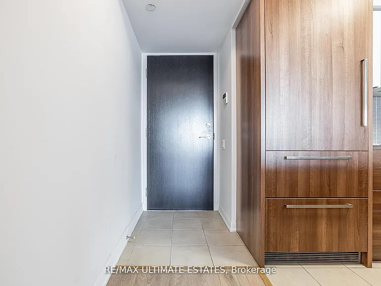 5168 Yonge St #711 — Photo 3