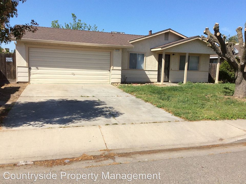 1st image of 12115 Kadota Ave