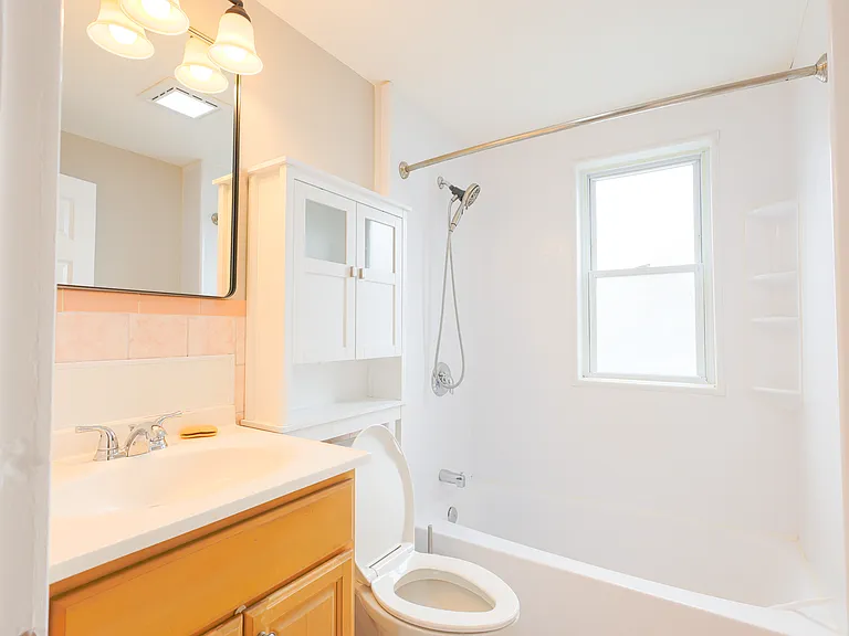 31 Graham St #2 — Photo 12