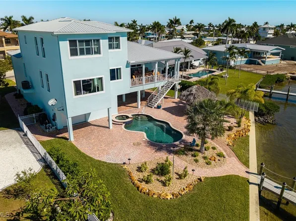 3807 San Carlos Dr, Saint James City, FL 33956