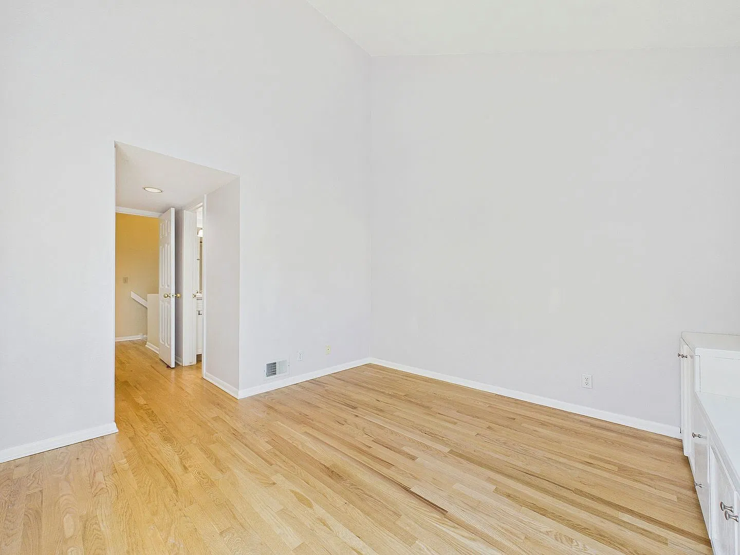 2284 S Yosemite Cir — Photo 4