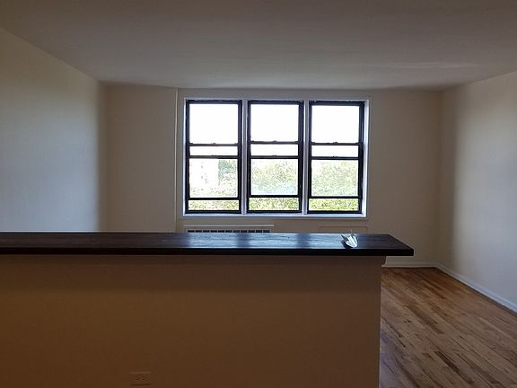 2nd image of 2222 E 18th St APT 6G