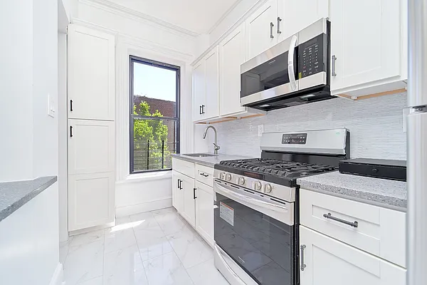 Rented by Daniel Gale Sotheby's International Realty | media 20