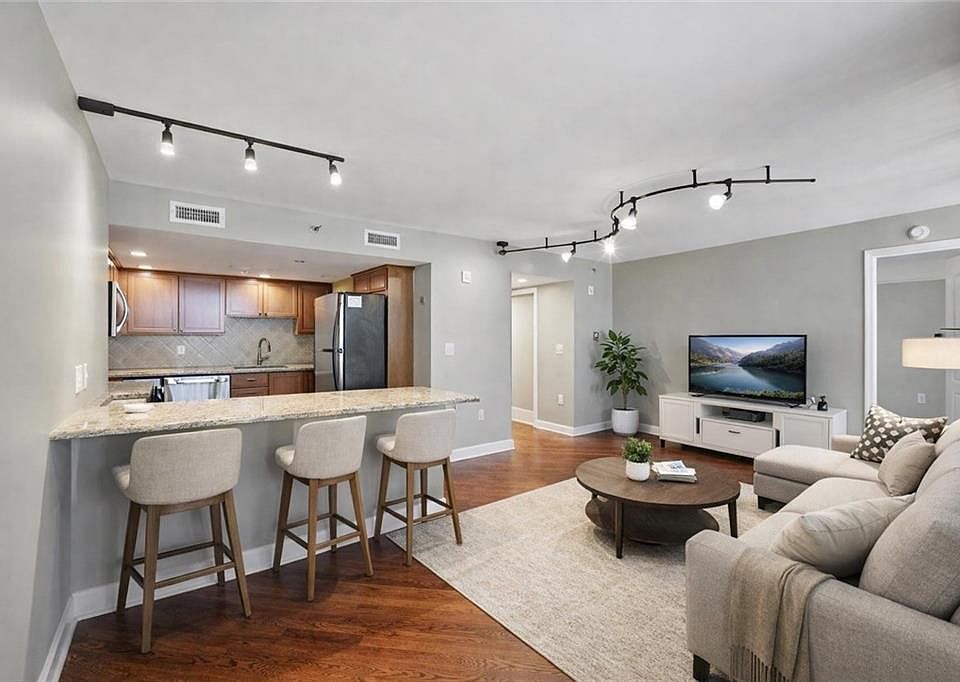 1st image of 600 E Admiral Blvd Unit 1603
