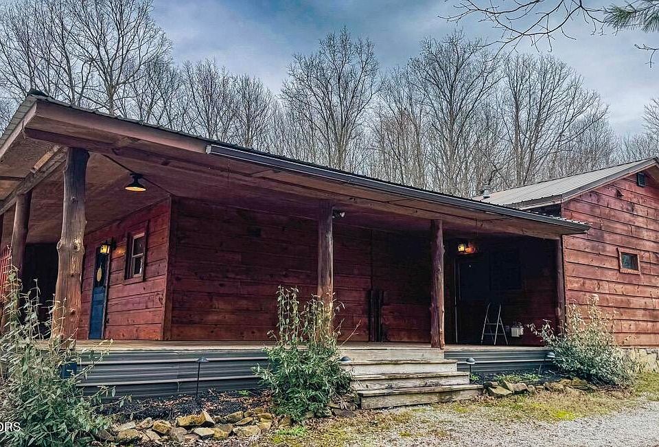 1st image of 495 Bear Hollow Rd