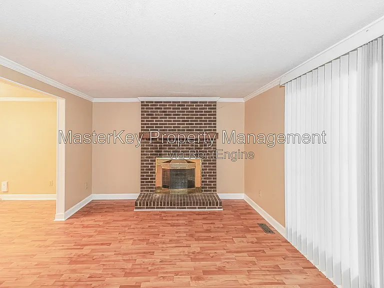 104 Castle Bay Ct — Photo 8