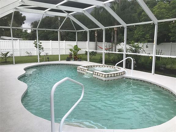 3rd image of 166 Algiers Dr