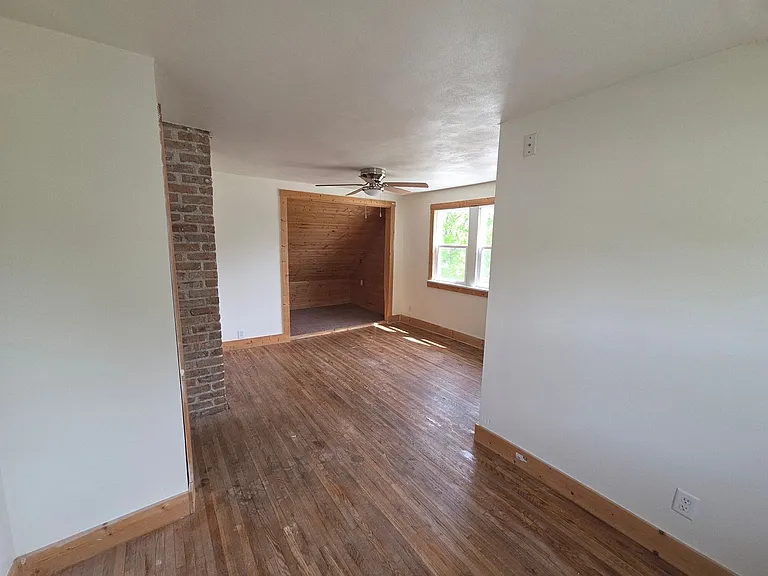 1128 W State St — Photo 7