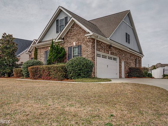 3rd image of 875 Live Oak Ln