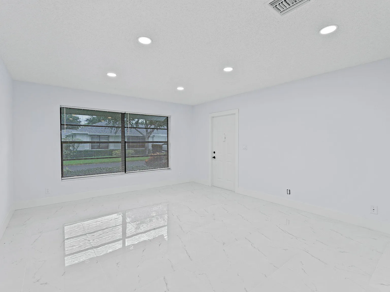 2 bed, 2.0 bath, 1404 sqft, $2,600 — Photo 4