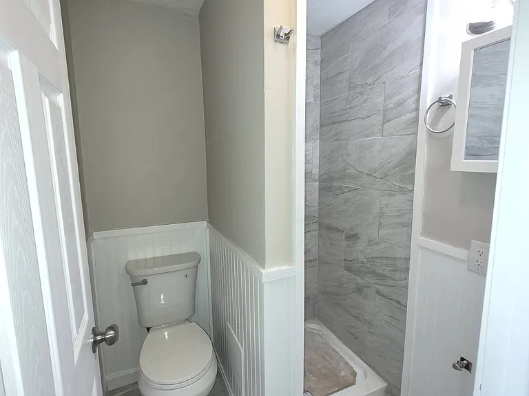 31 New London Ave #2 — Photo 5