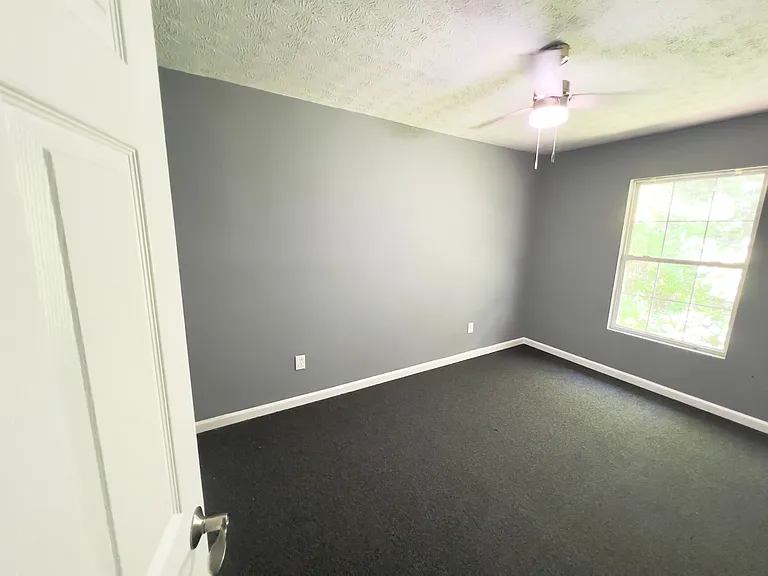 200 White Pine Dr — Photo 5