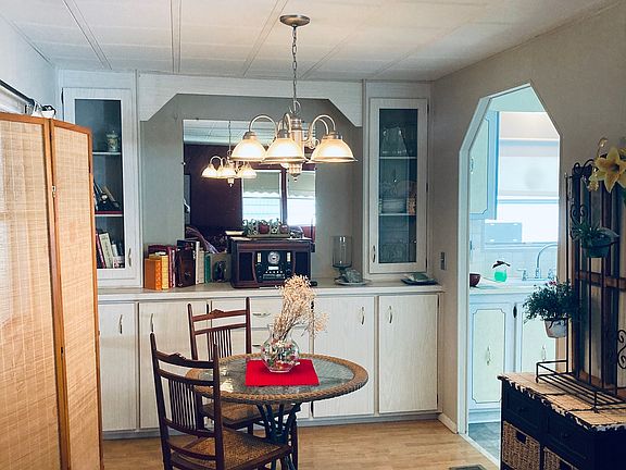 4th image of 239 Arbor Ln