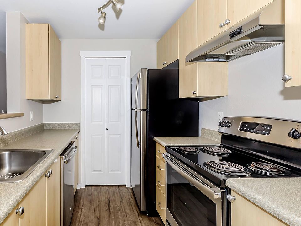 1st image of 12648 NE 144th St #B303